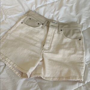 Abercrombie & Fitch Beige Dad Shorts